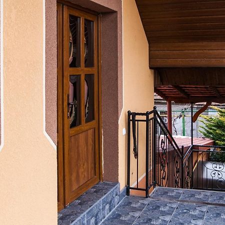 Апартаменти Annamari Pavshyno Exteriör bild